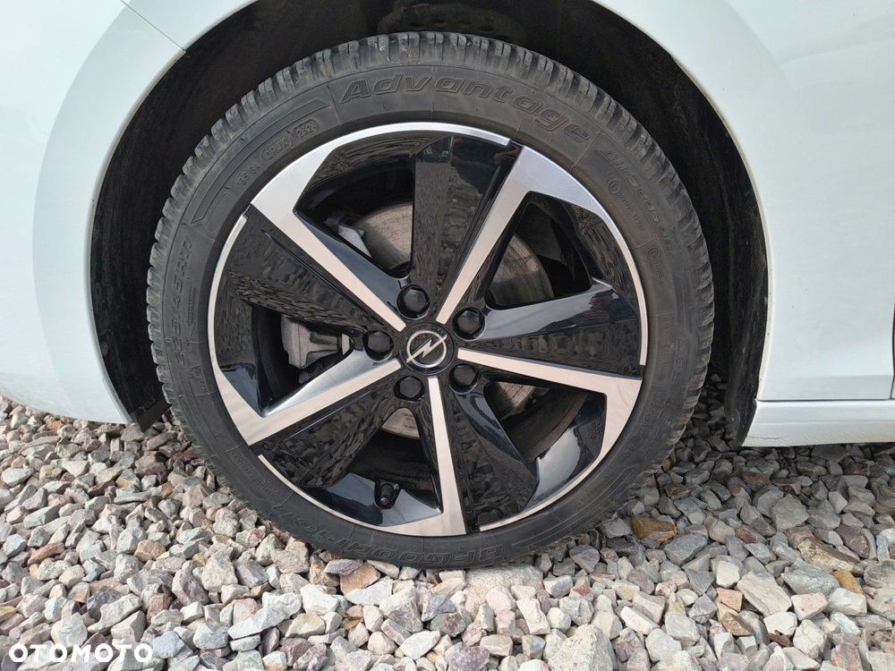 Opel Astra 1.2 T GS S&S - 11