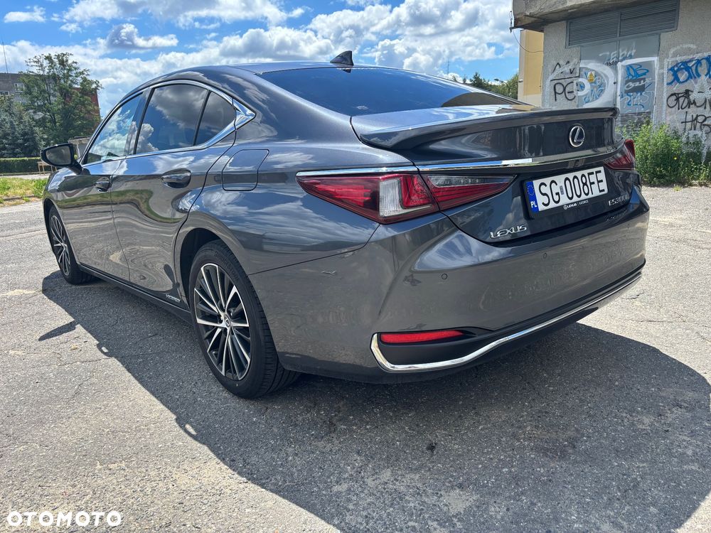 Lexus ES 300h Business Edition - 12