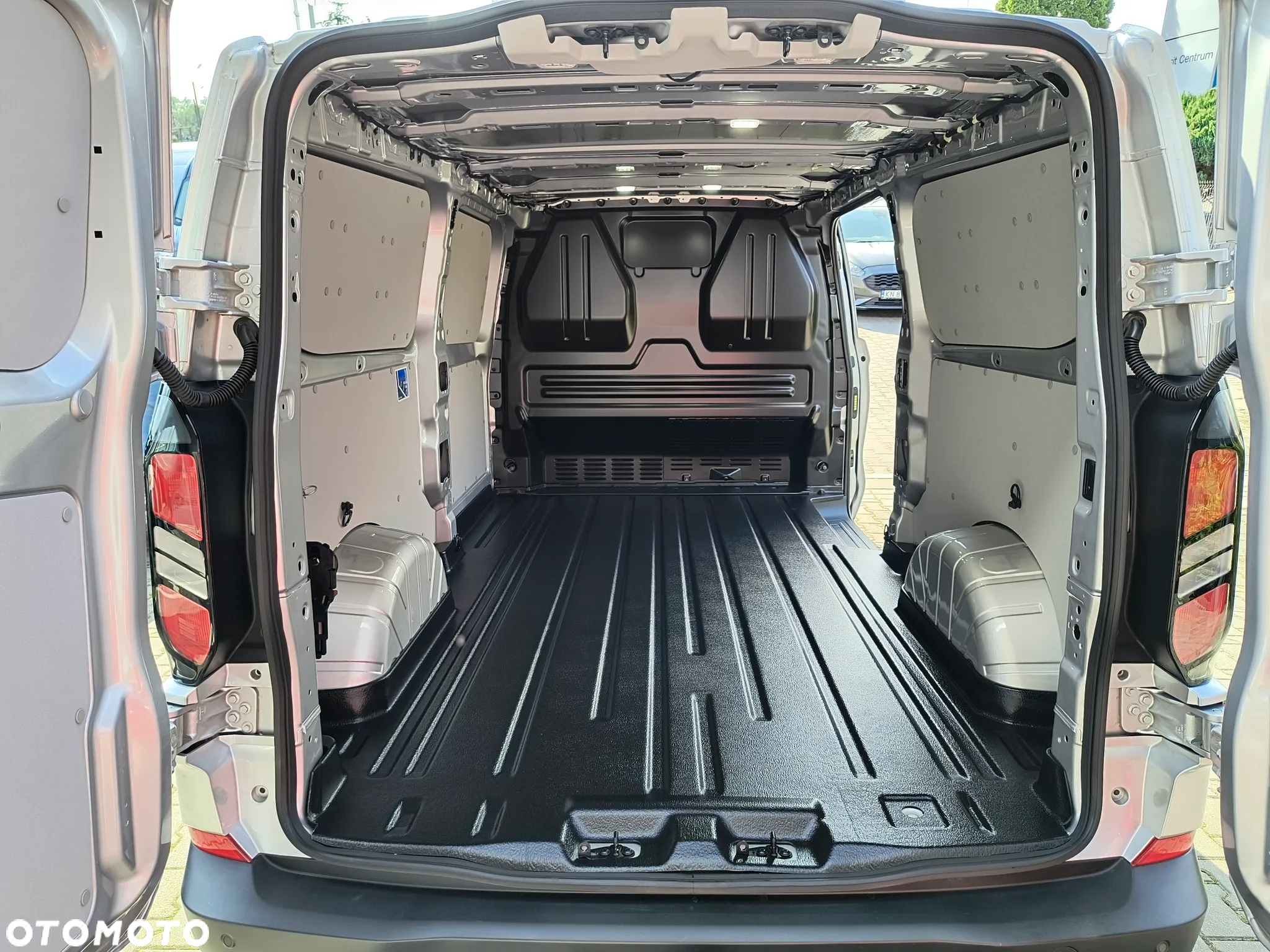 Ford Transit Custom - 13