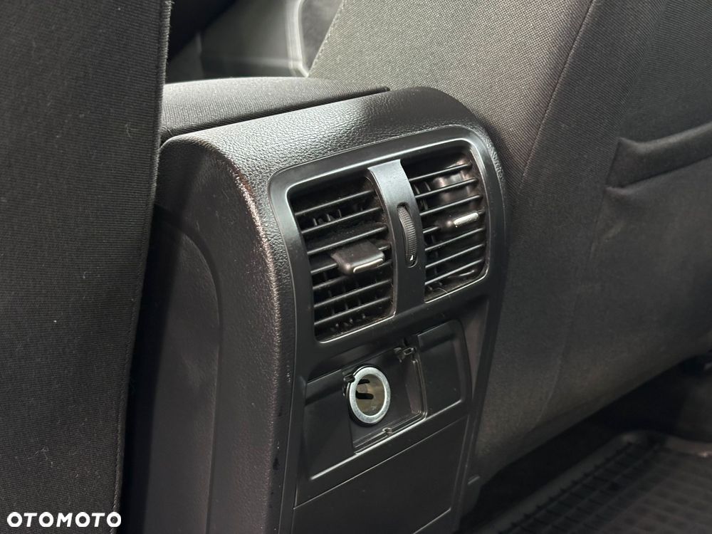 Volkswagen Passat 2.0 TDI Comfortline - 26