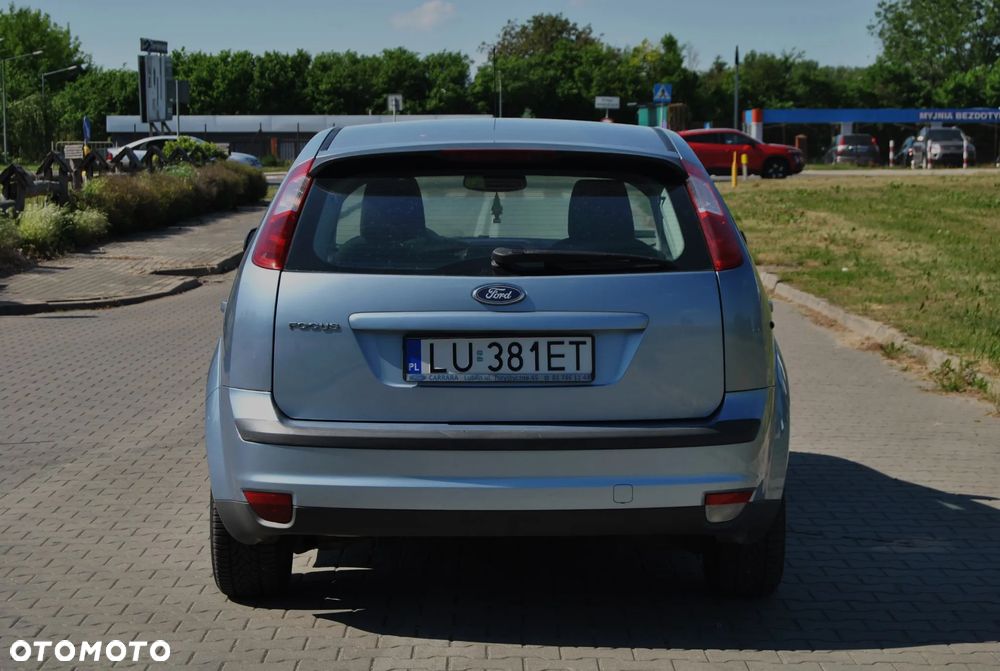 Ford Focus 1.6 Ghia - 17