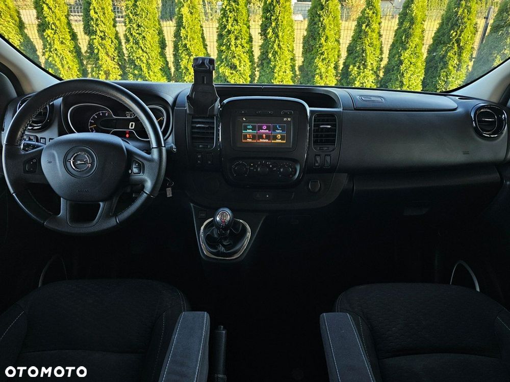 Opel Vivaro - 24