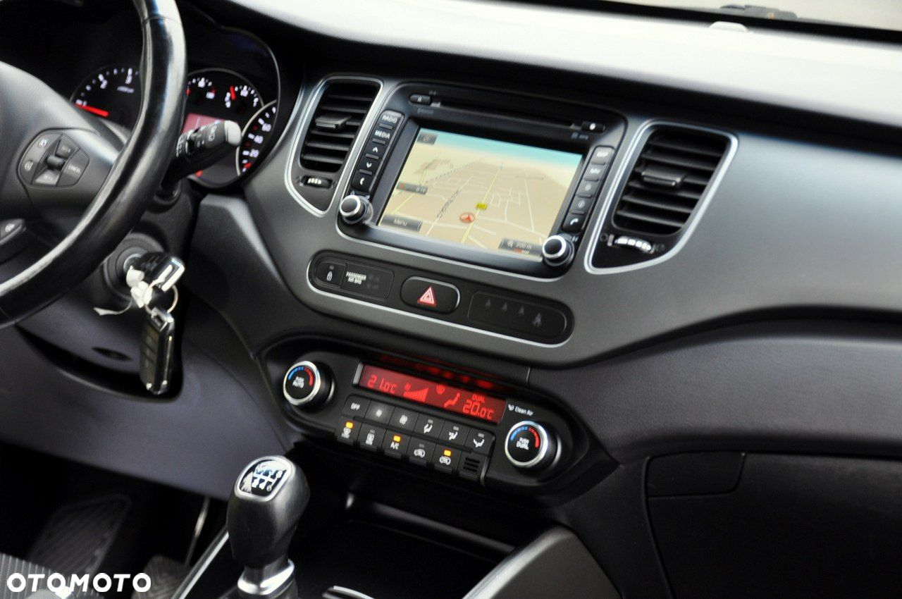 Kia Carens - 27