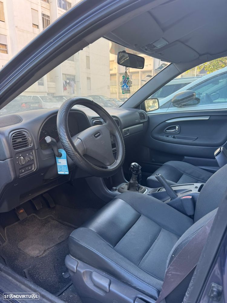 Volvo V40 Cross Country - 12
