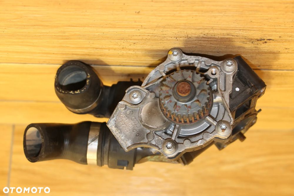Pompa Wody Volkswagen PASSAT B6 1.8 2.0 FSI TFSI  06H 121 010 - 2