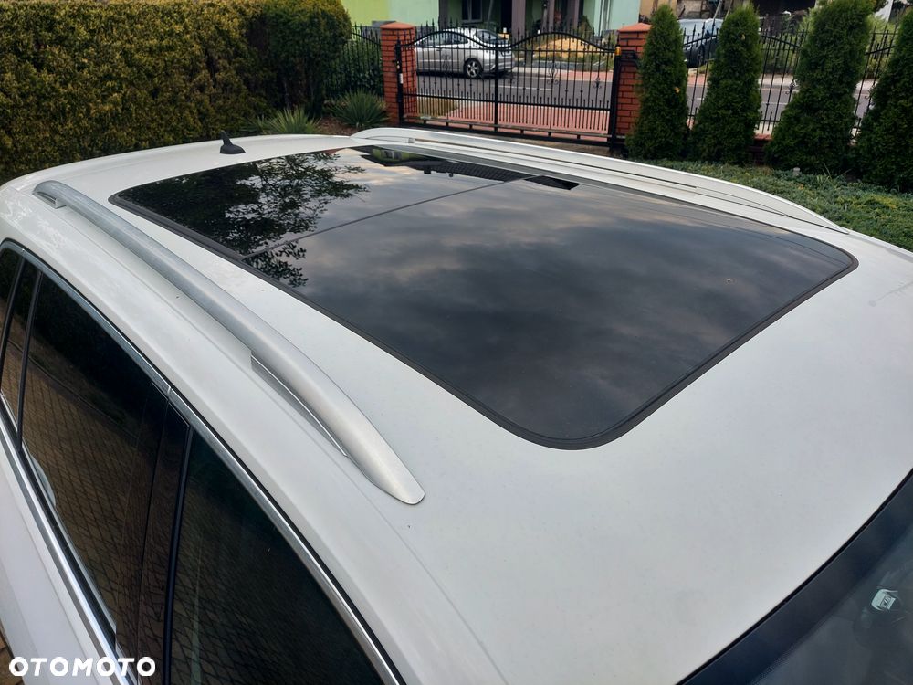 Volkswagen Tiguan 2.0 TDI SCR 4MotION DSG R-Line - 16