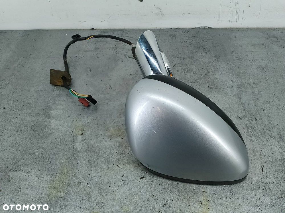 LUSTERKO PRAWE CITROEN C3 II E20207156  A081275 EZR - 1