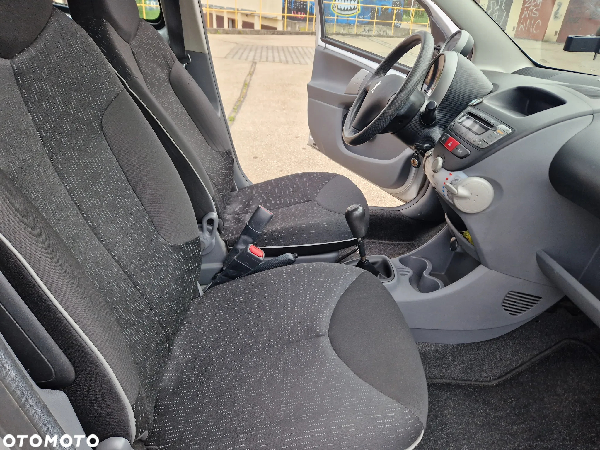 Peugeot 107 - 10