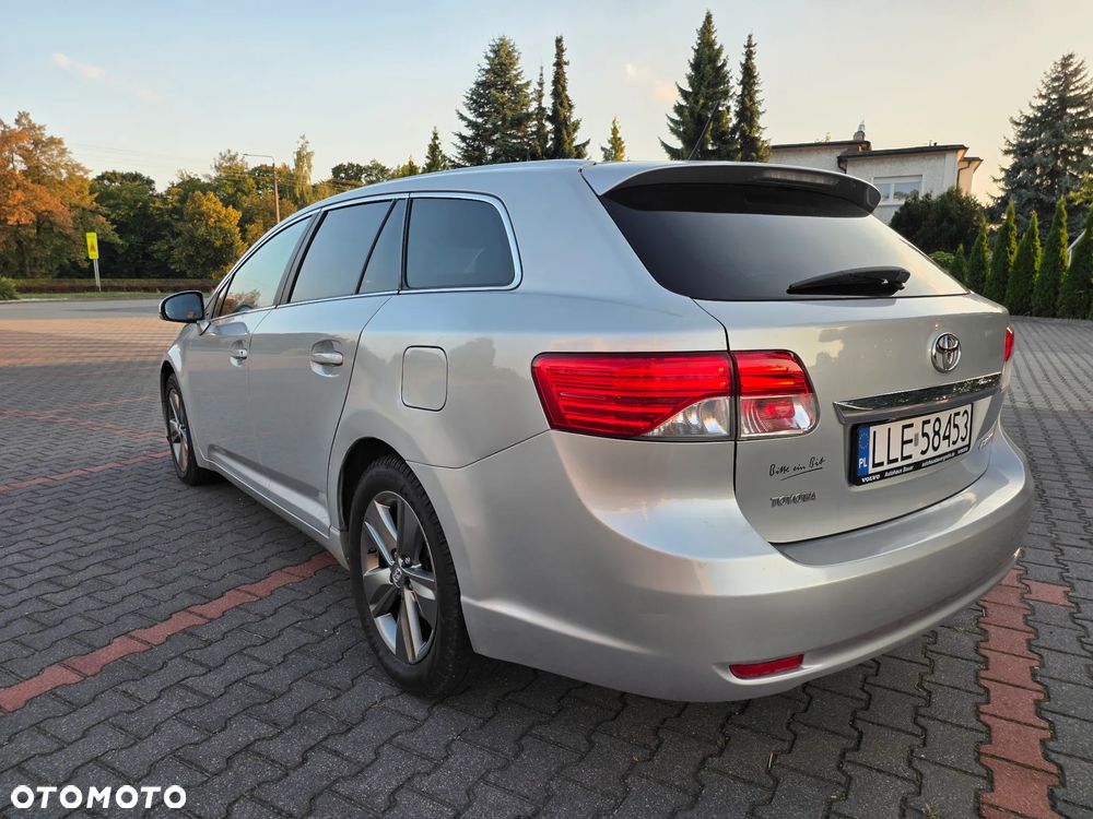 Toyota Avensis 2.0 D-4D Style - 17