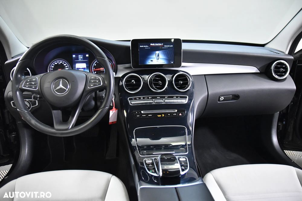 Mercedes-Benz C - 10