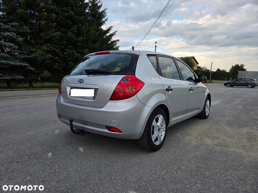 Kia Ceed 1.6 Comfort + - 11