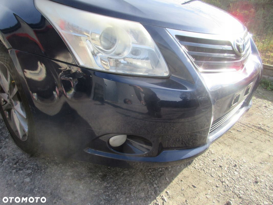 ZDERZAK PRZÓD PRZEDNI TOYOTA AVENSIS T27 SEDAN 8S6 - 2