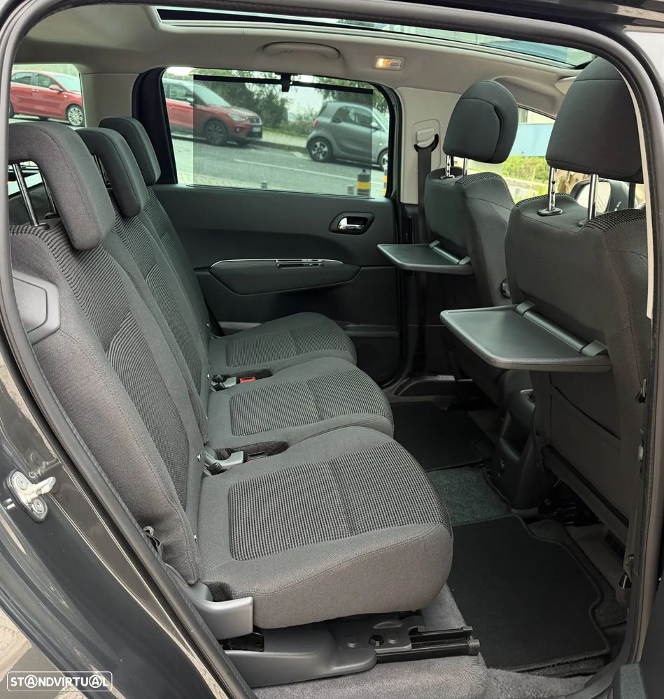 Peugeot 5008 1.6 BlueHDi Allure J17 - 24