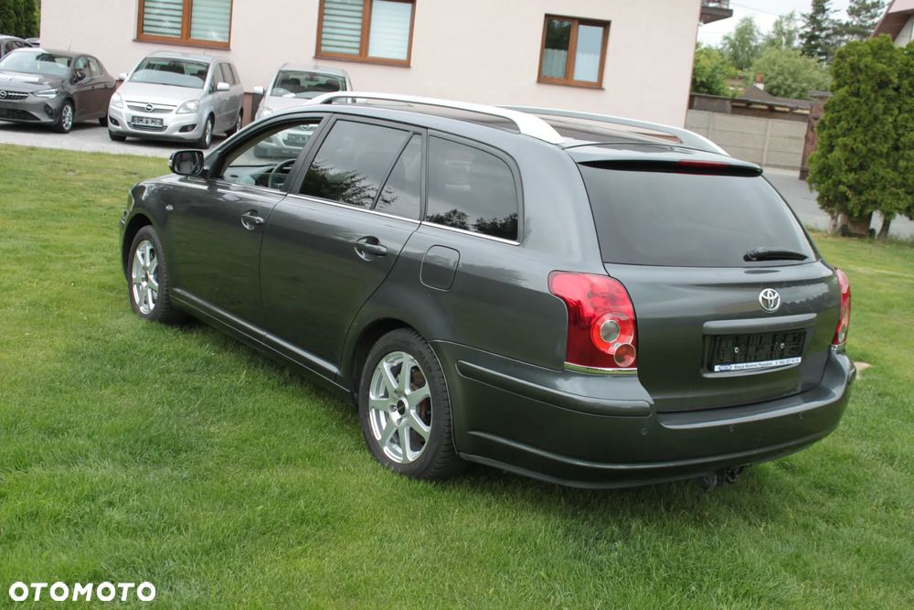 Toyota Avensis 2.2 D-CAT Executive - 5