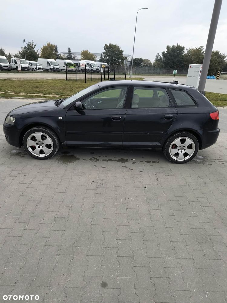 Audi A3 Sportback - 1
