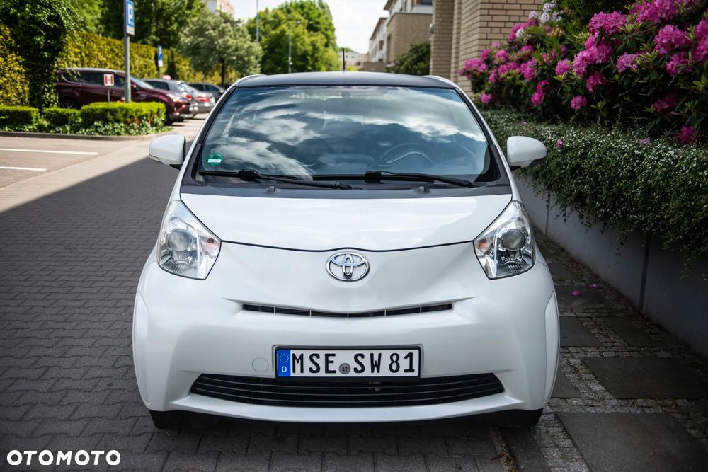 Toyota iQ
