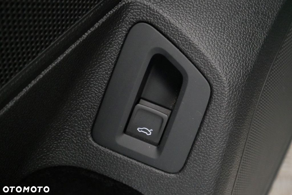 Volkswagen Passat 2.0 TSI Business DSG - 17