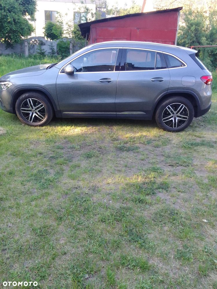 Mercedes-Benz GLA - 8
