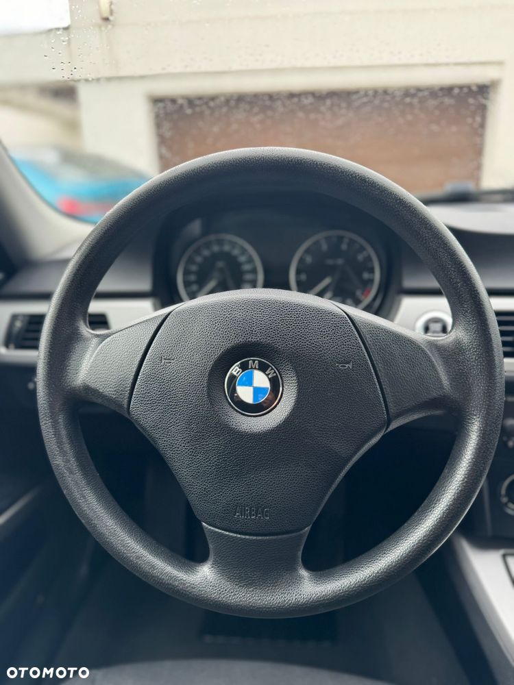 BMW Seria 3 320i - 20