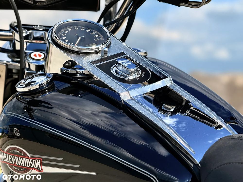 Harley-Davidson Softail Heritage Classic - 23