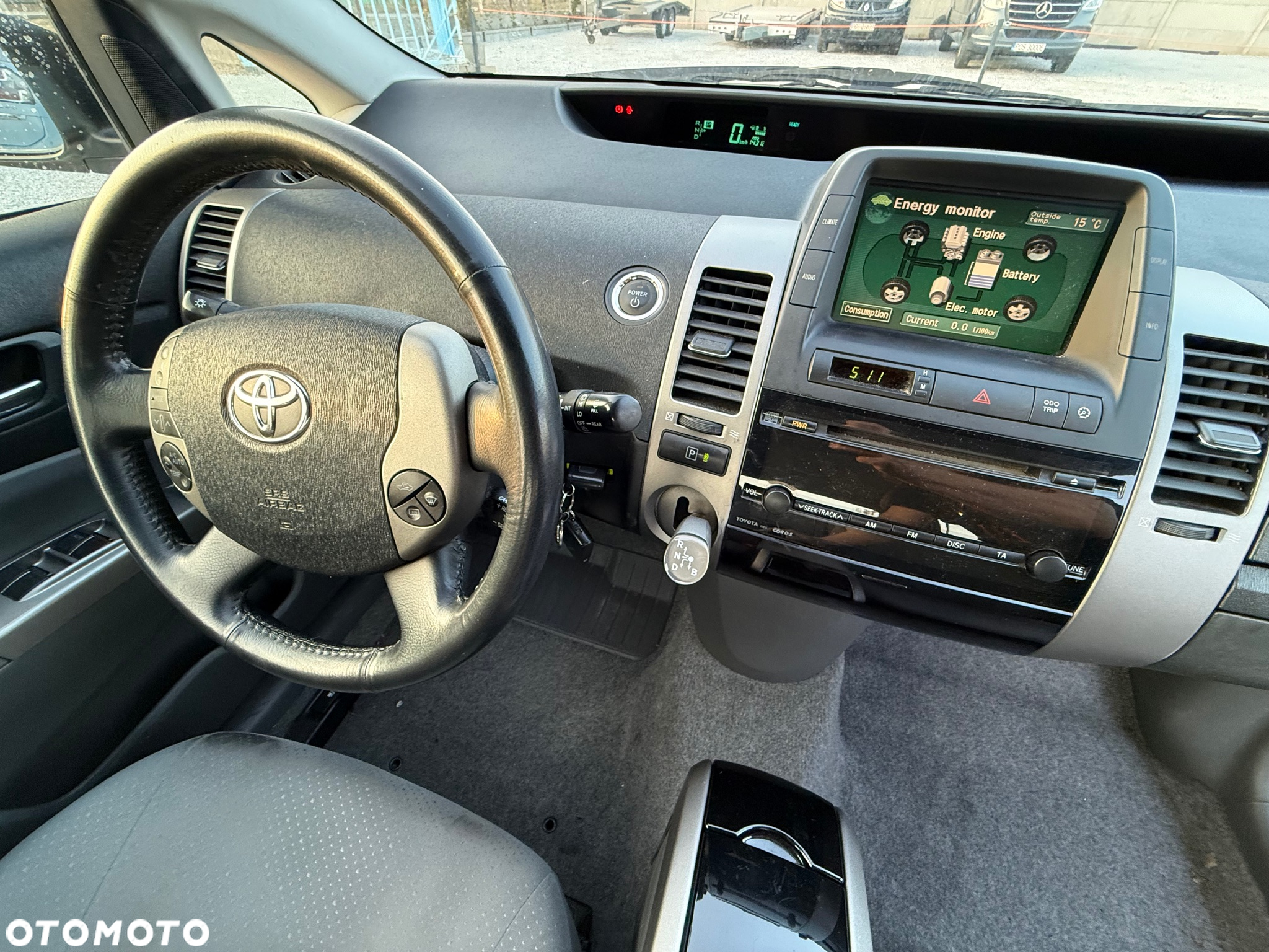 Toyota Prius (Hybrid) - 16