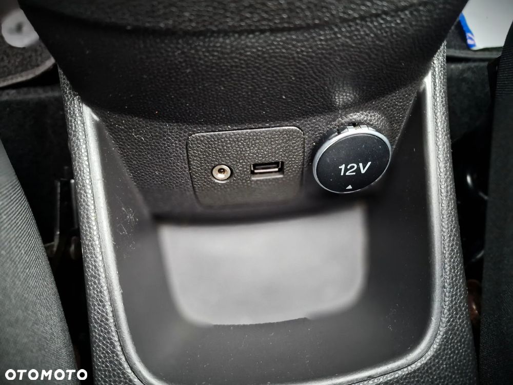 Ford Fiesta 1.0 EcoBoost S&S TITANIUM - 32