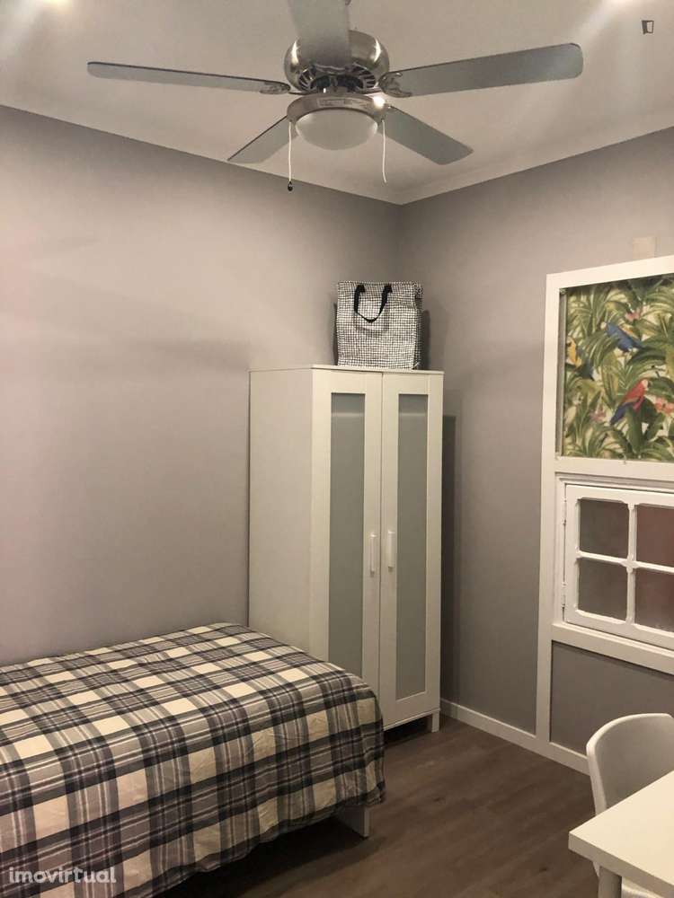 Quarto - localizado em São Sebastião Lisbon - Grande imagem: 4/11