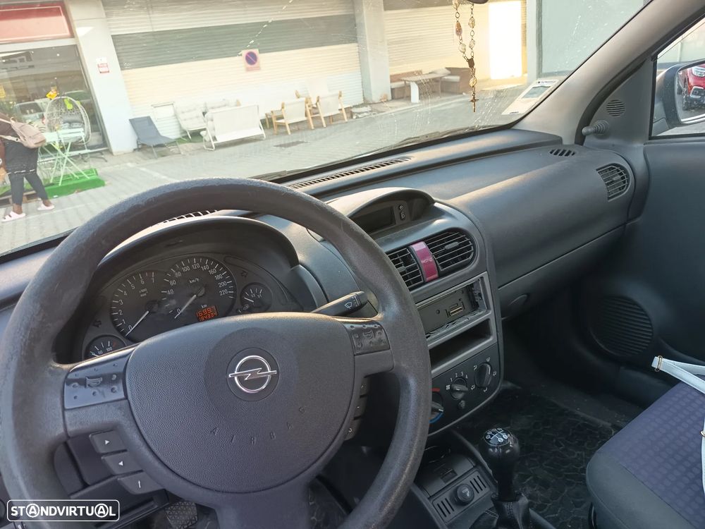 Opel Corsa 1.2 16V Confort - 4