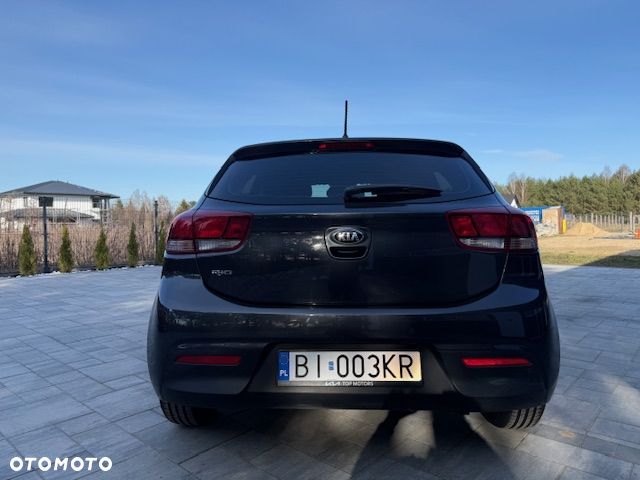 Kia Rio 1.2 L - 9