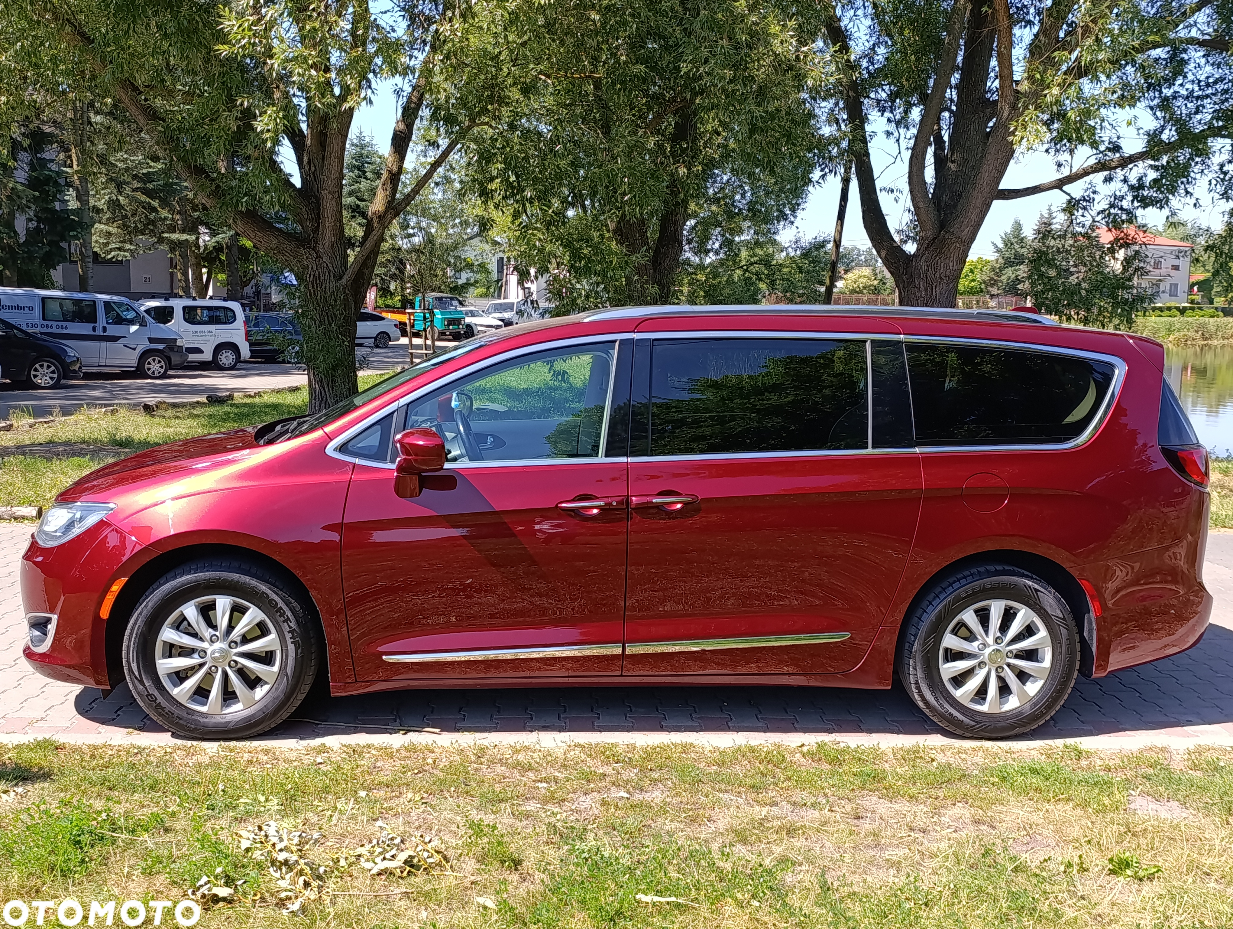 Chrysler Pacifica - 2