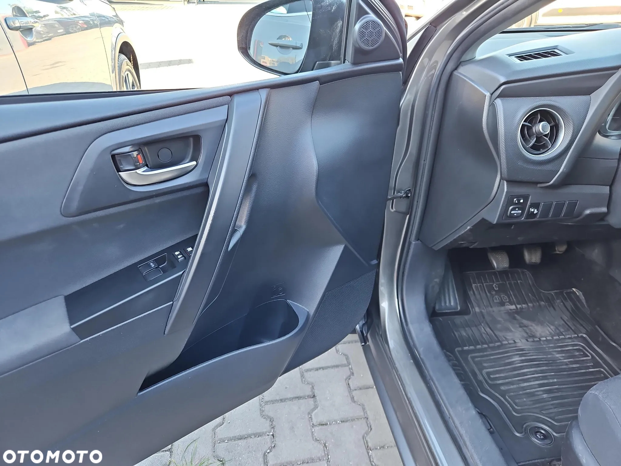 Toyota Auris 1.6 Active - 10