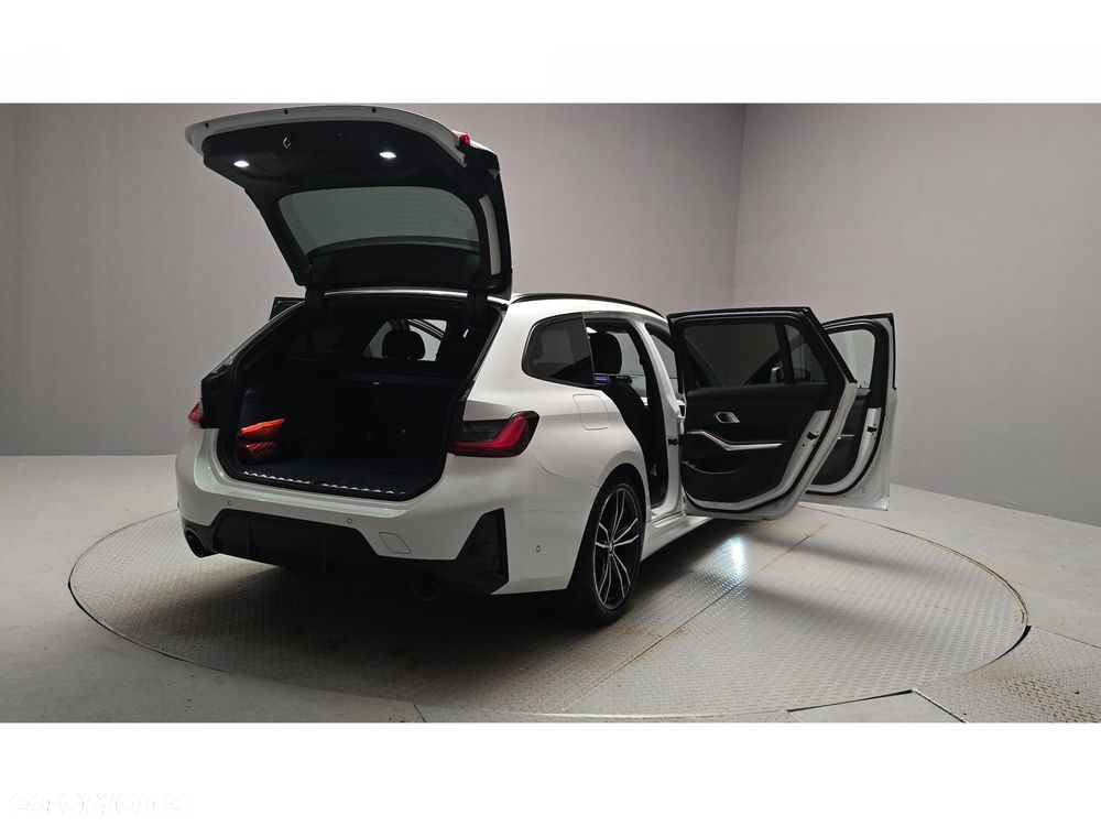 BMW Seria 3 320d xDrive M Sport sport - 12