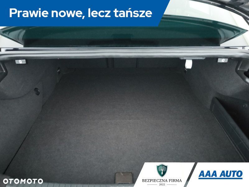 Volkswagen Passat - 13