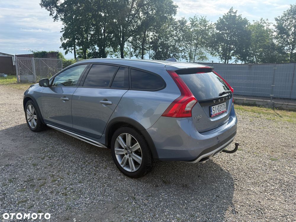 Volvo V60 Cross Country - 4