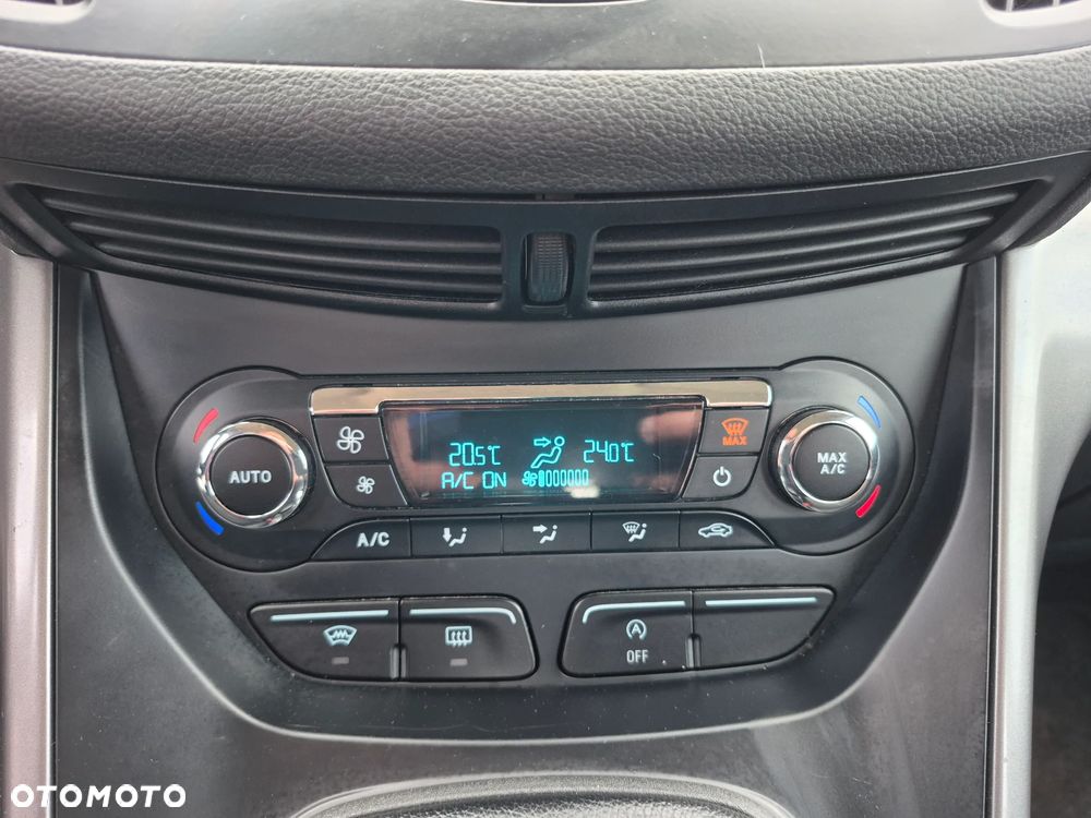 Ford Kuga 1.6 EcoBoost 2x4 Titanium - 16