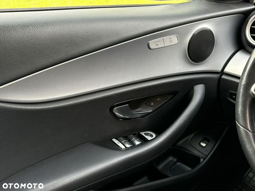 Mercedes-Benz Klasa E 300 de 9G-TRONIC Exclusive - 17