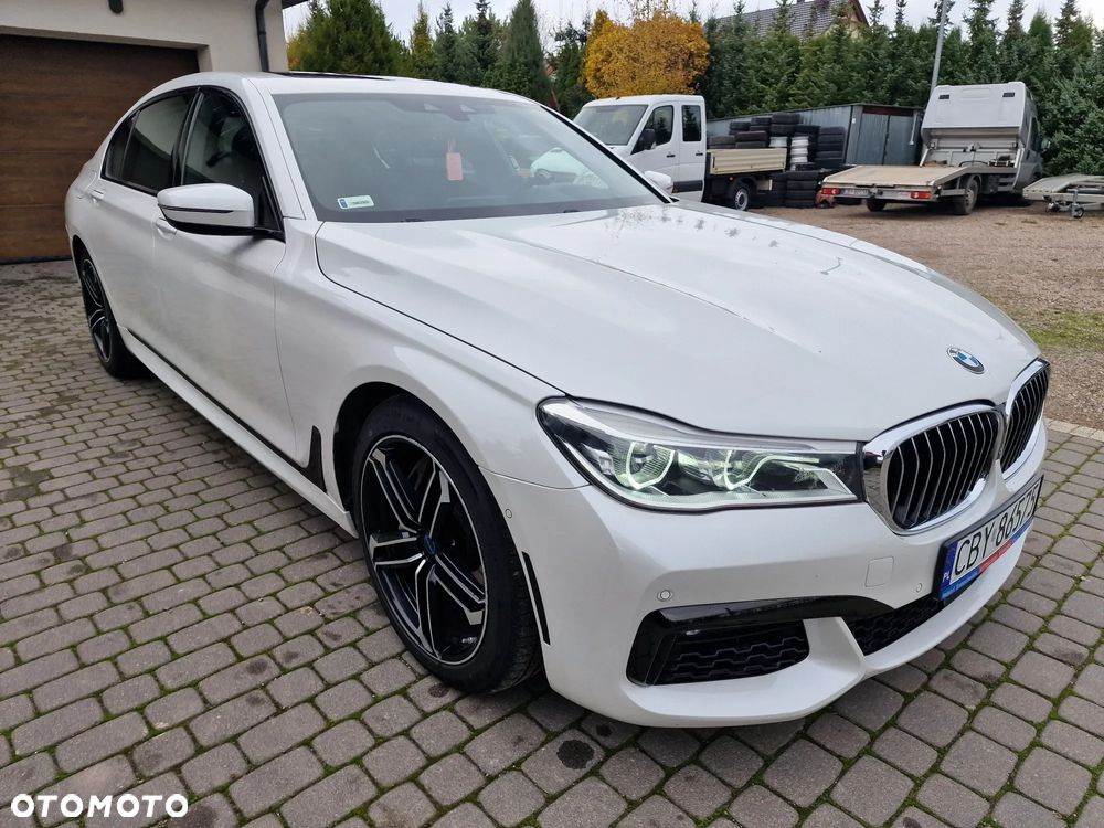 BMW Seria 7 750i xDrive - 11