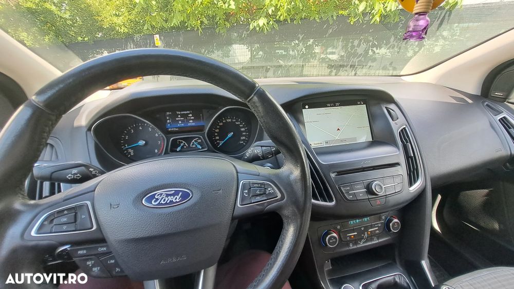 Ford Focus 1.0 EcoBoost Titanium - 4