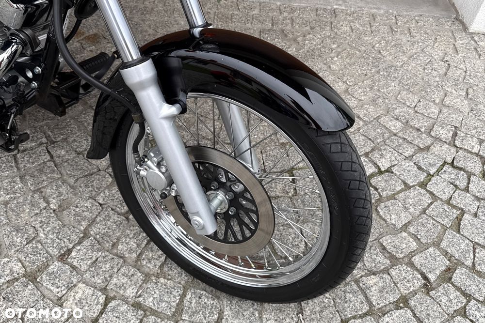 Suzuki Intruder - 4