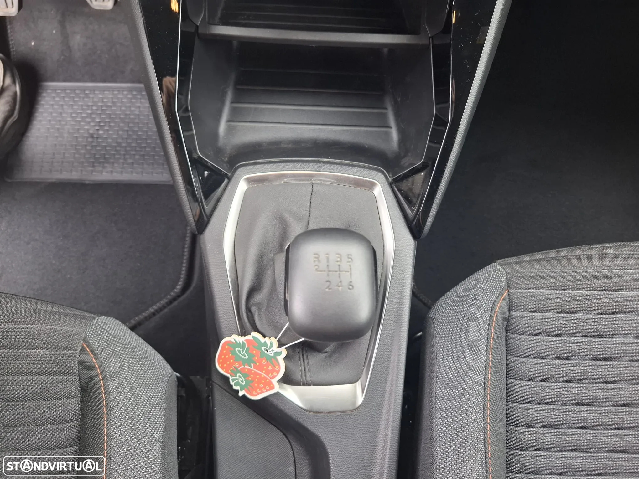 Peugeot 2008 1.2 PureTech Allure Pack - 33