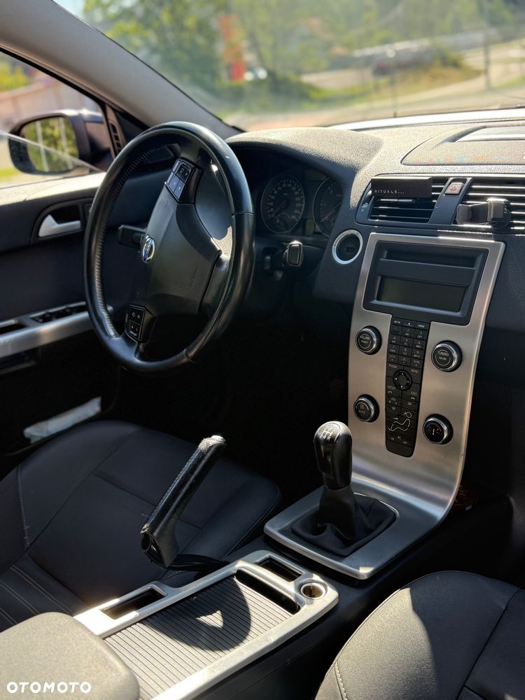 Volvo S40 1.6D - 10