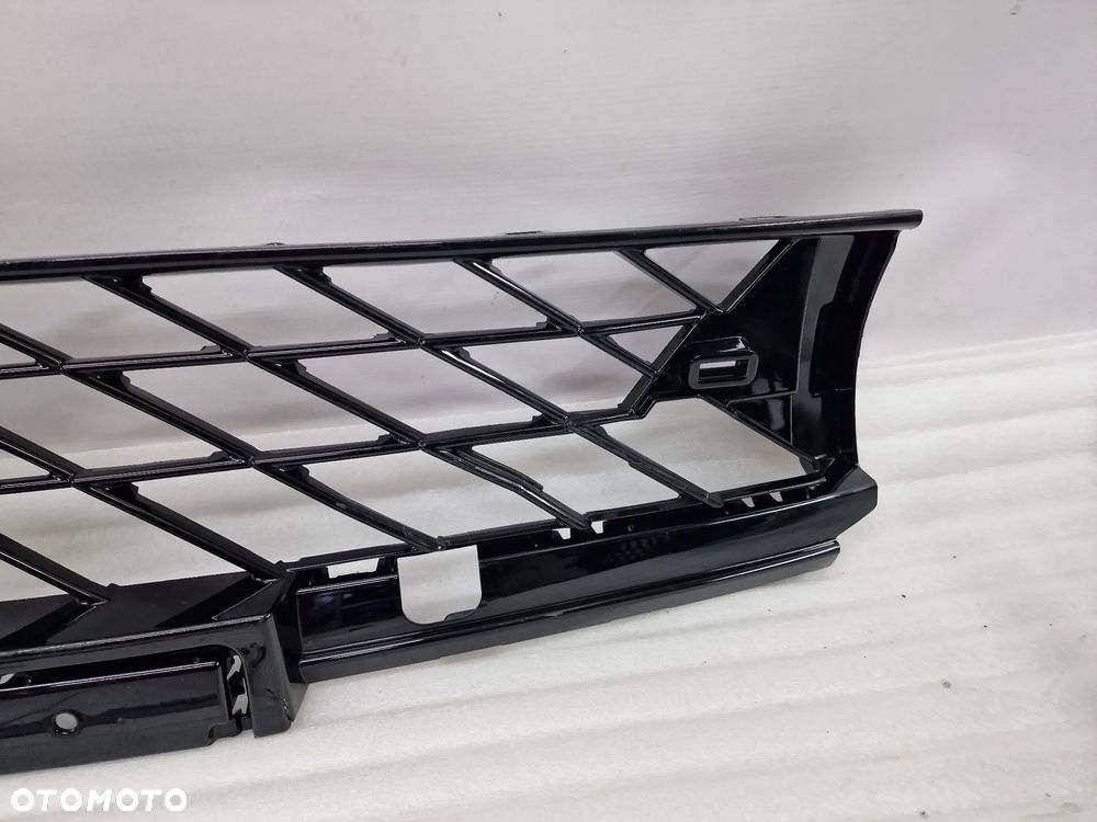 CUPRA FORMENTOR 5FF 19- KRATKA ŚRODKOWA ZDERZAKA PRZEDNIEGO PRZÓD , NR 5FF853667A , NR AUKCJI KR314 - 8