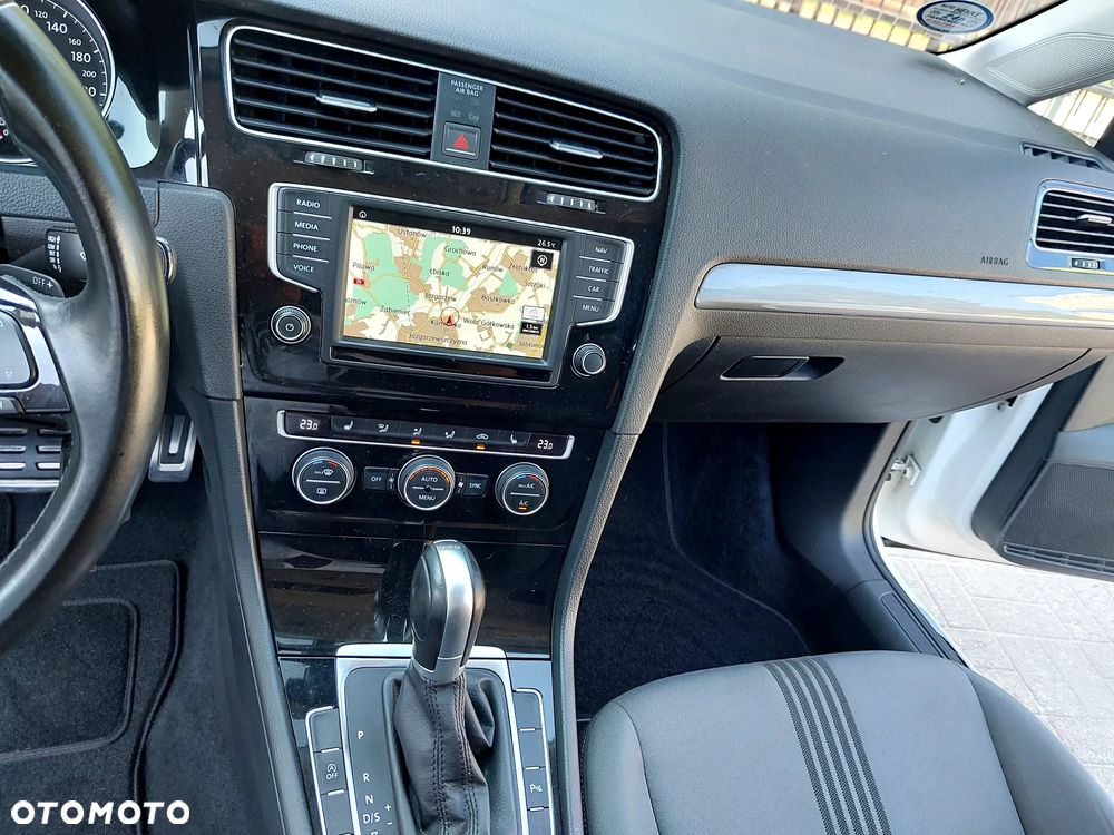 Volkswagen Golf 2.0 TDI BlueMotion Technology DSG Edition - 10
