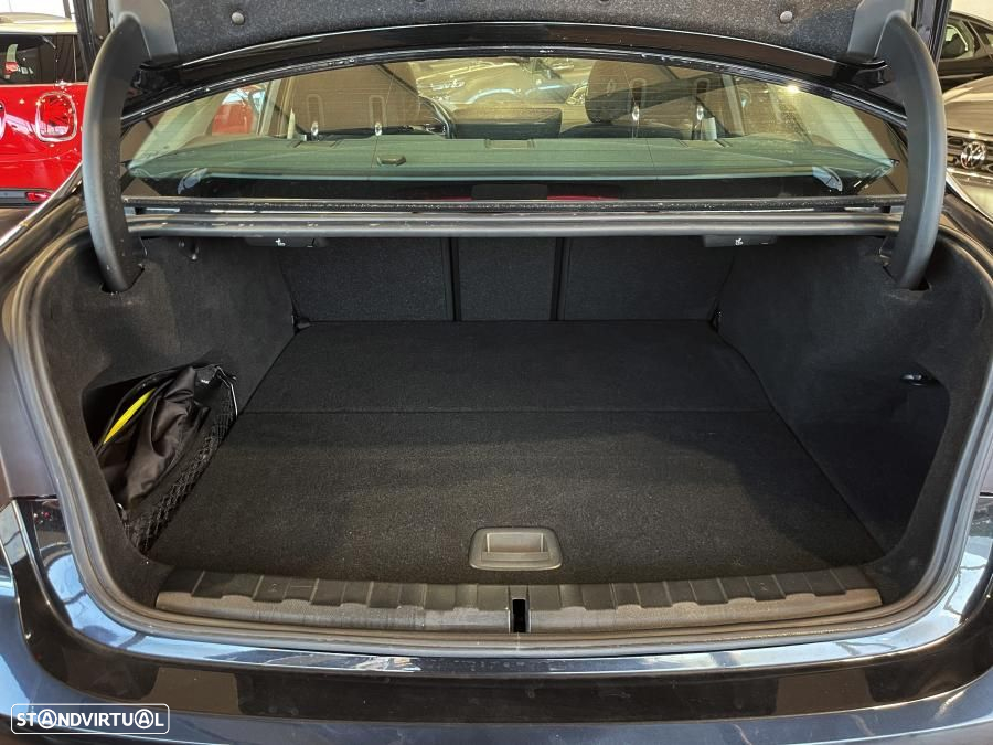 BMW 330 e Corporate Edition Auto - 34