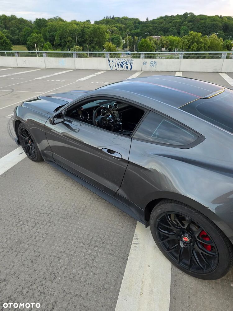 Ford Mustang 3.7 V6 - 8