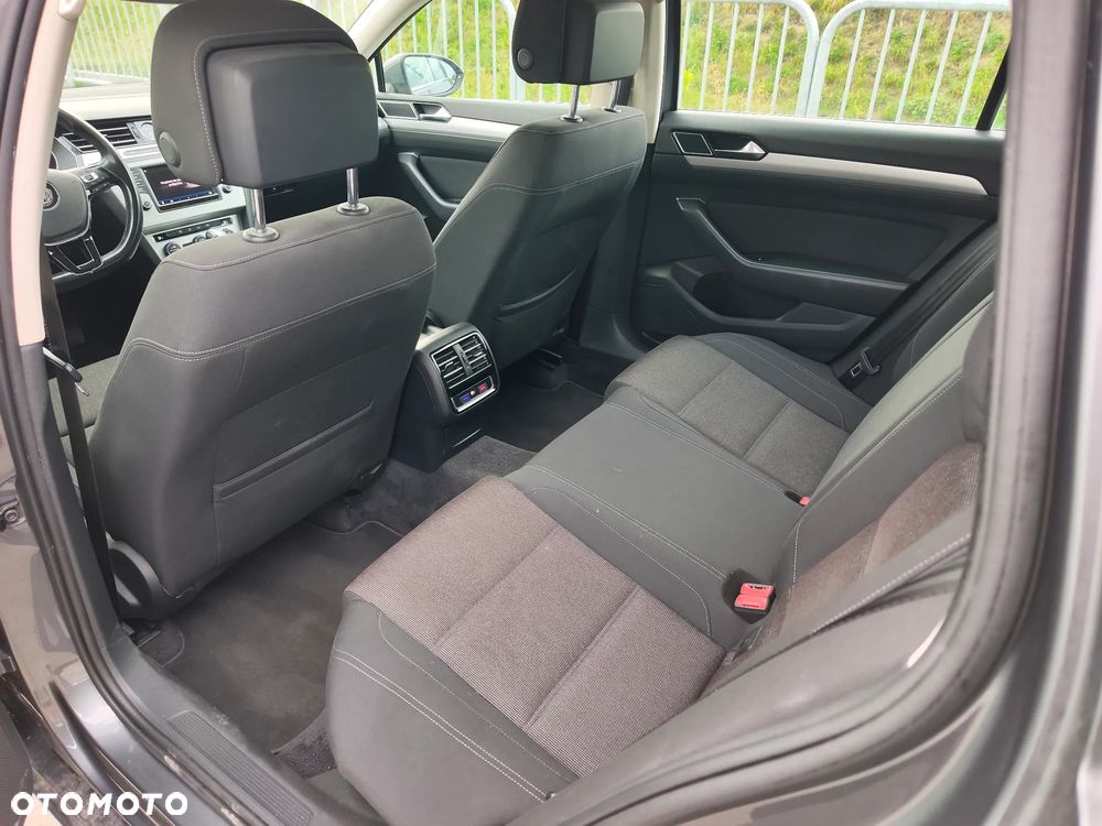 Volkswagen Passat 2.0 TDI BMT Comfortline DSG - 12