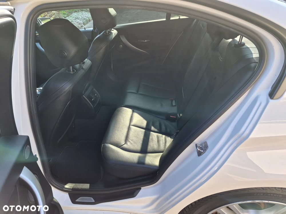 BMW Seria 3 320d M Sport EU6 - 18
