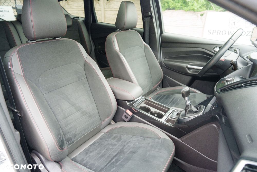 Ford Kuga 1.5 EcoBoost 2x4 ST-Line - 15