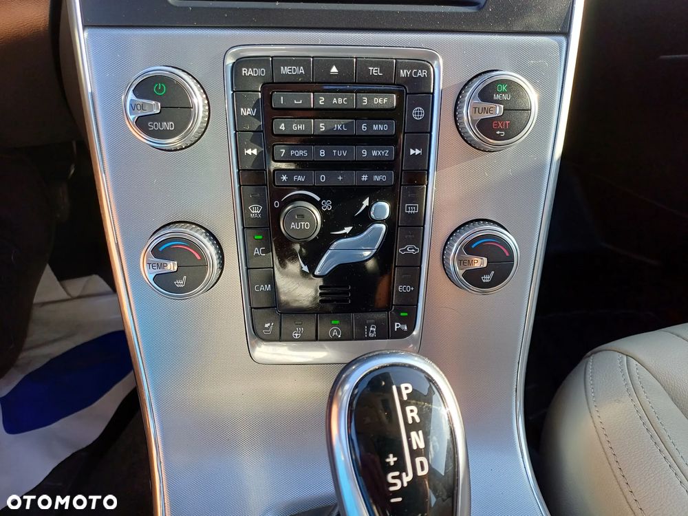 Volvo V60 T5 Drive-E Dynamic Edition (Momentum) - 20