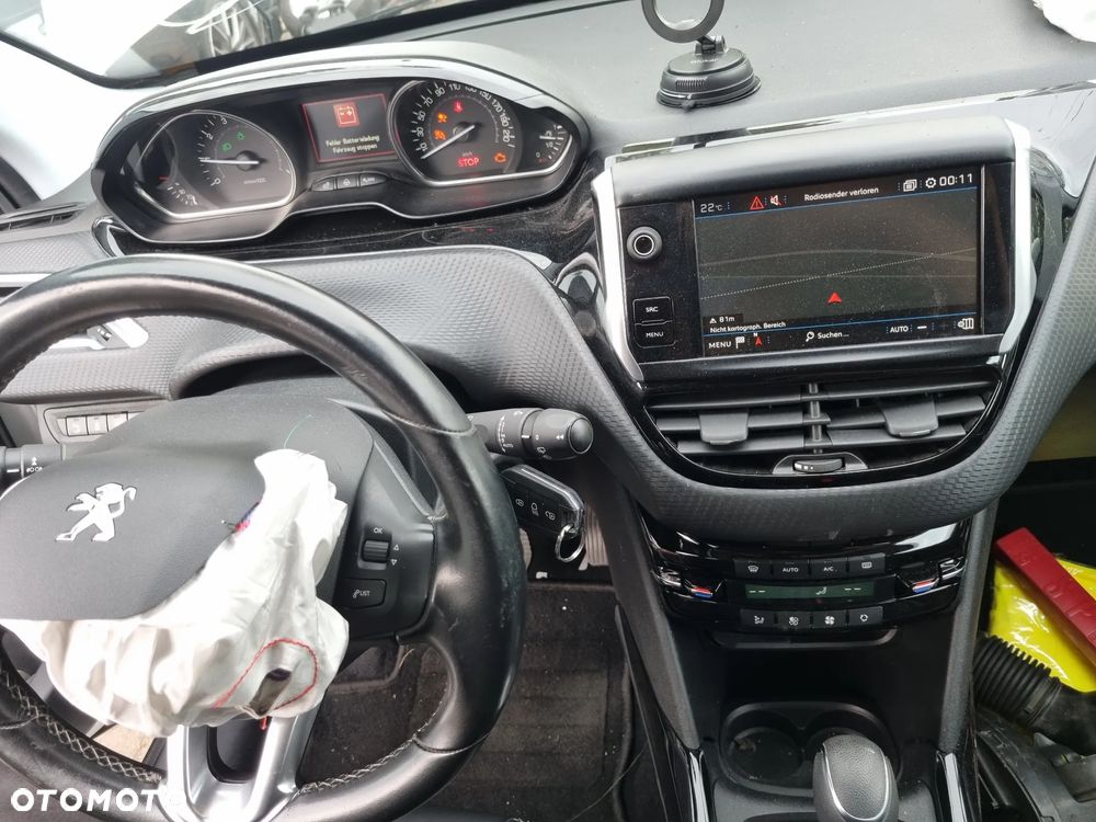 Peugeot 2008 1.2 Pure Tech Allure S&S EAT6 - 18